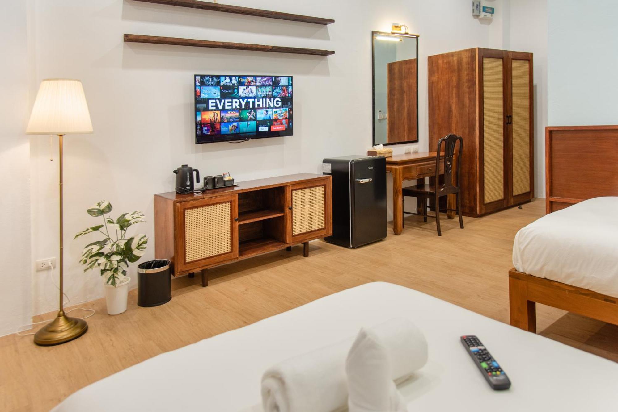 Bania Boutique House Hotel Khao Lak Exterior photo